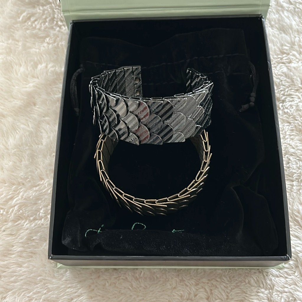 Jewelmint Black And Bronze Swan Cuffs 19$